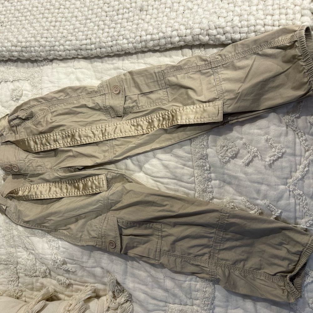 Cute Abercrombie girls cargo pants